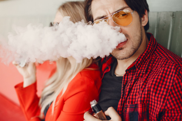 Snus or Vaping: Which is Better?