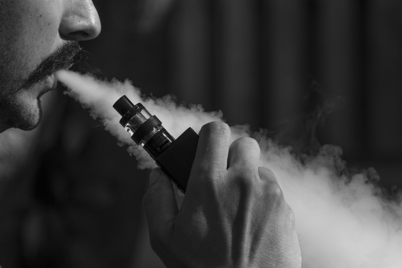 Comparison of Snus and Electronic Cigarettes: Which Option is Better for You?